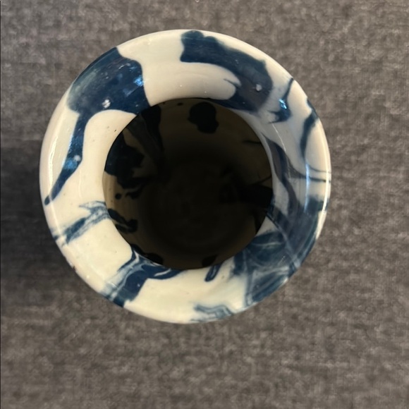 Blue and White Swirl Hand Made Ceramic Vase 7.25” - Picture 3 of 4